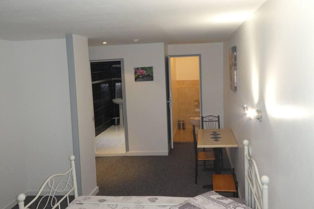 Etanit ! Etape Calme Et Parking Velo, Bicycle - Connection Tous A 1Mn Bus,Train Et Aeroport - Plein Centre De Beziers Pour Visiter,Manger - Chambres Climatisees, Spacieuses Amenagees Pour Singles, Couple, Et Ou Familles - Consigne Et Petit Dej En Plu بزييه المظهر الخارجي الصورة
