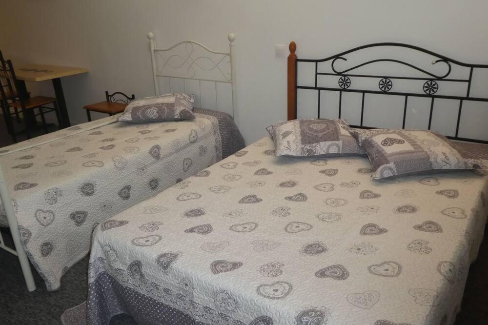 Etanit ! Etape Calme Et Parking Velo, Bicycle - Connection Tous A 1Mn Bus,Train Et Aeroport - Plein Centre De Beziers Pour Visiter,Manger - Chambres Climatisees, Spacieuses Amenagees Pour Singles, Couple, Et Ou Familles - Consigne Et Petit Dej En Plu بزييه المظهر الخارجي الصورة